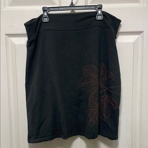 Cici | Solstice |Black |Red Foliage Print |Stretch|A-line |PullOn Skirt | Size L